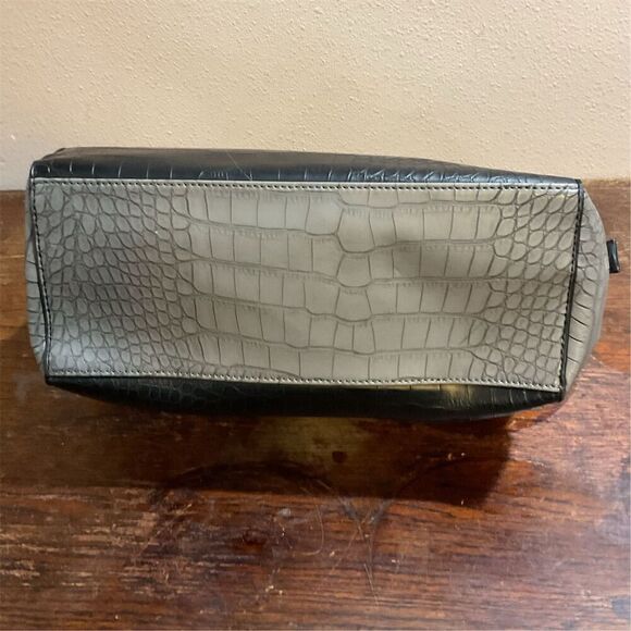 Guess Shoulder Tote Bag & Wallet Set Color Block Croc Print Chain Accent Black​​ - Picture 5 of 16